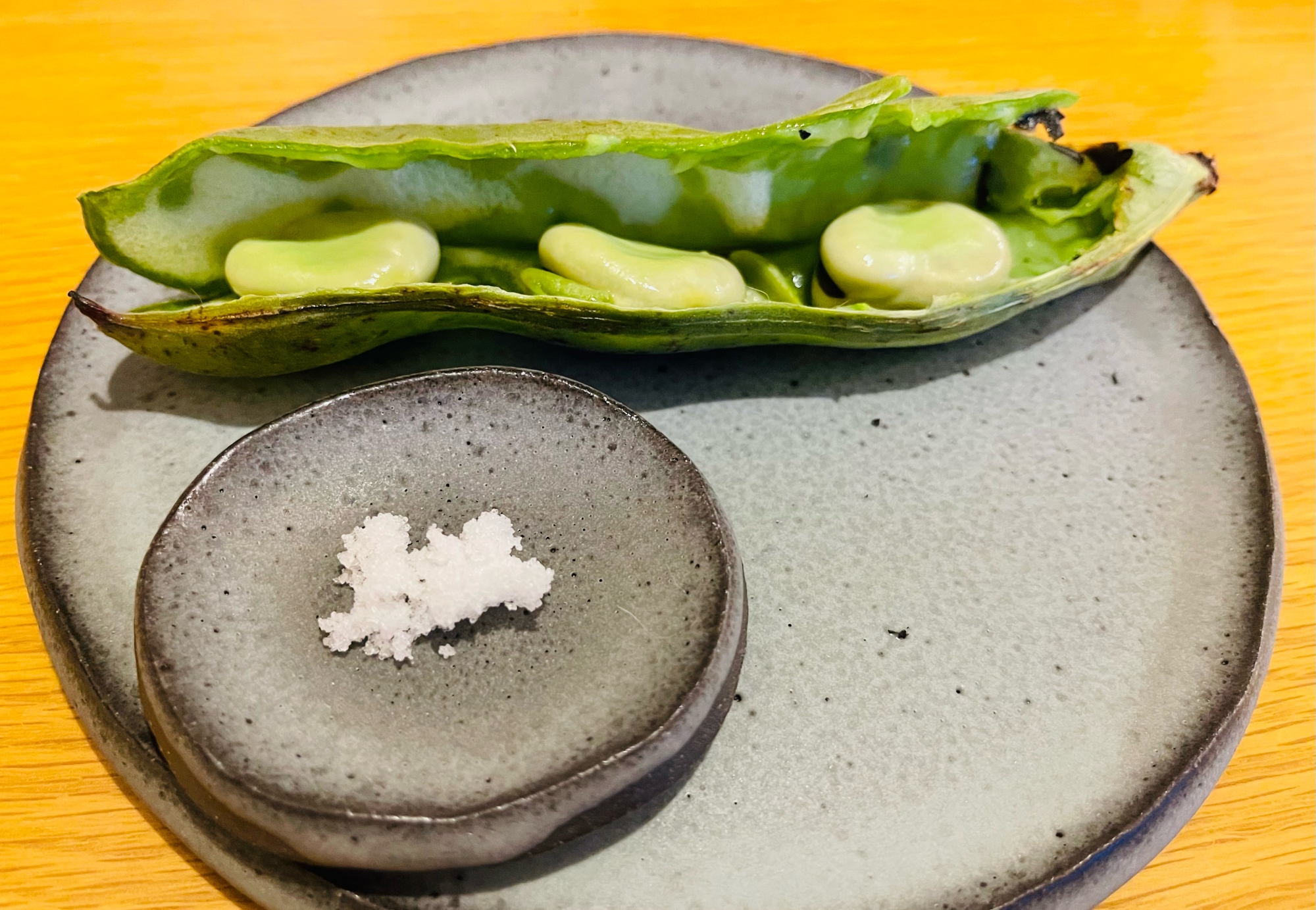 味が濃厚！旬を楽しむ焼きそら豆（グリル焼き）