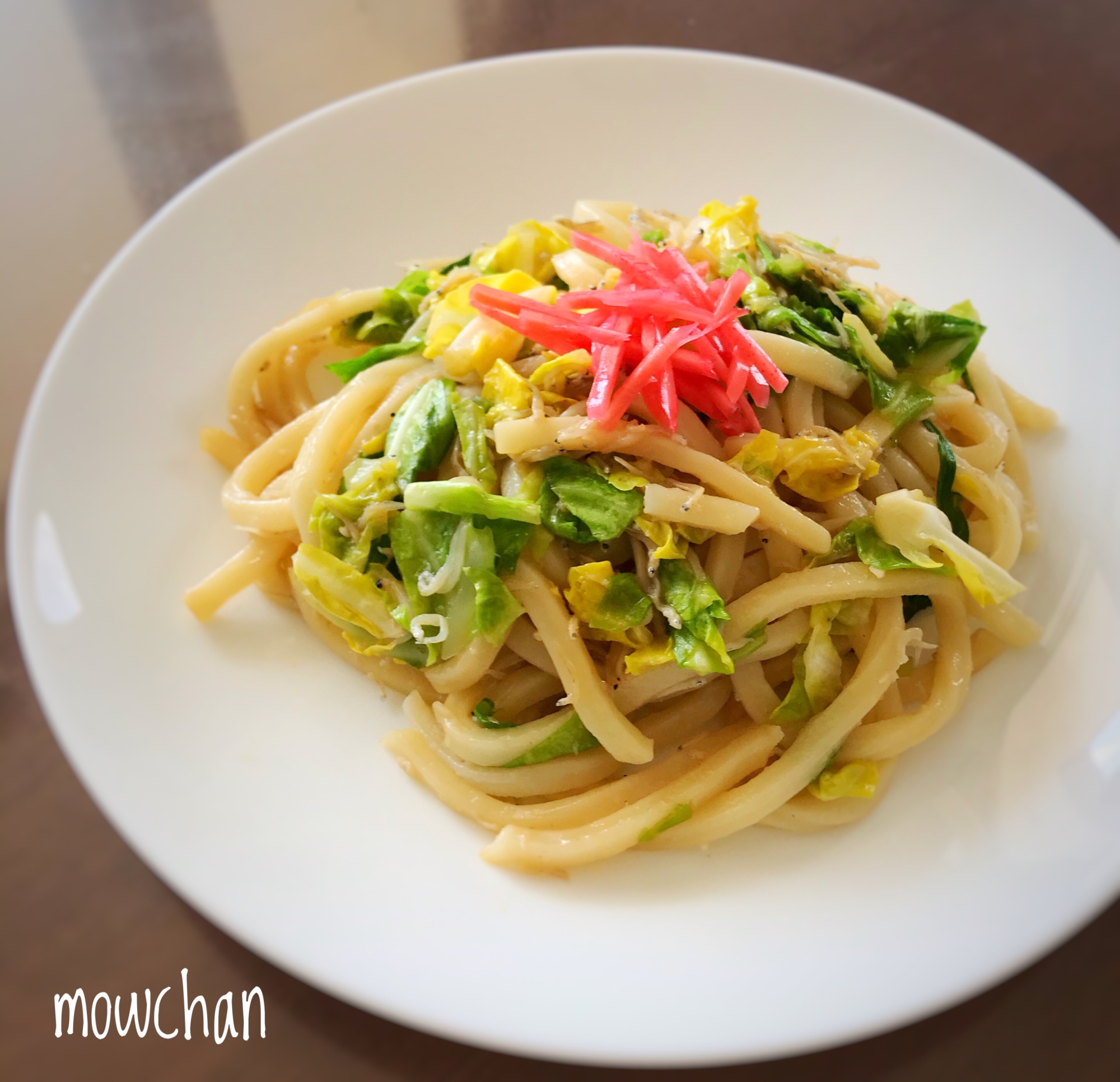 子どもも喜ぶ♩春キャベツとしらすの焼きうどん