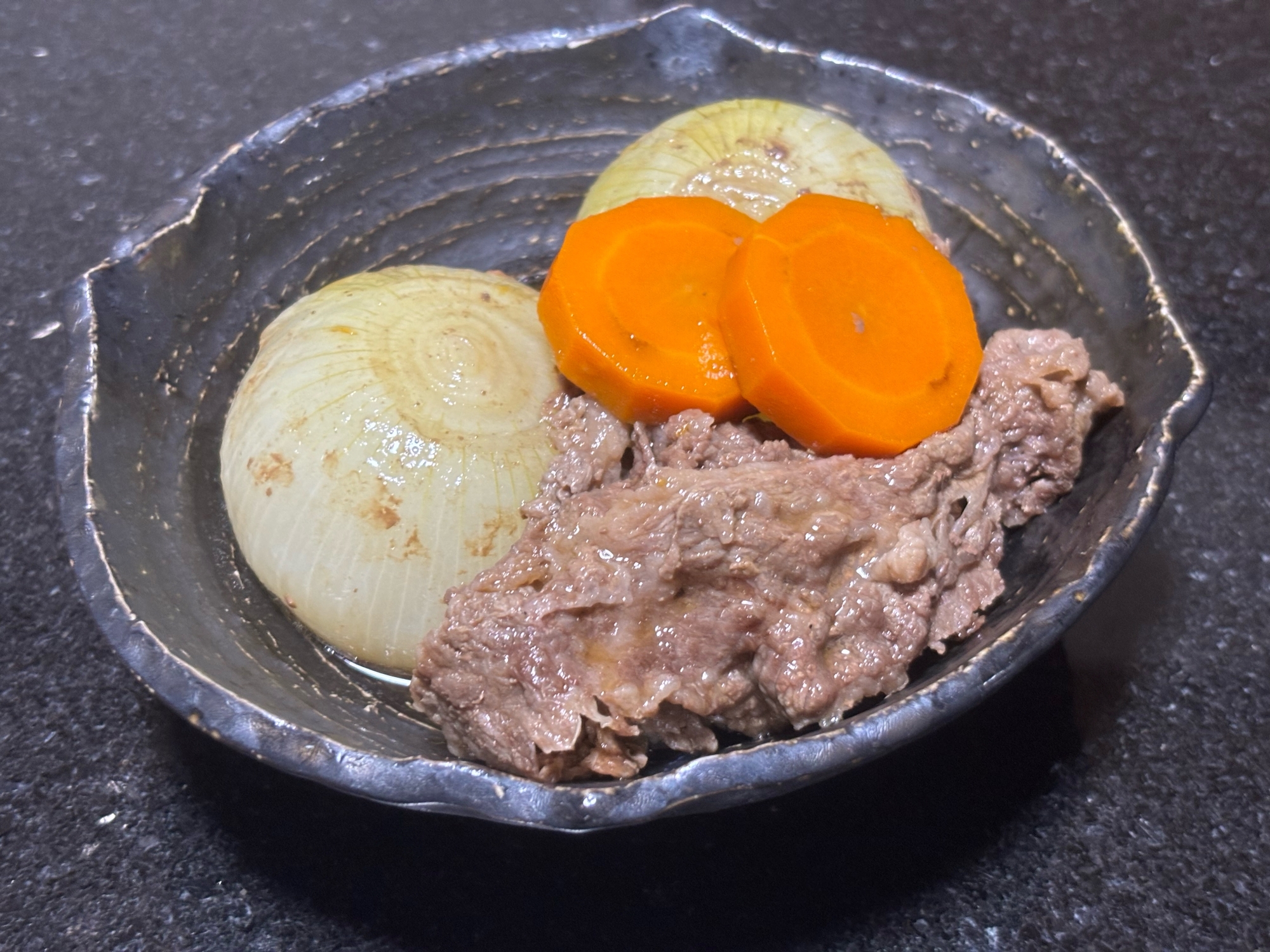 丸ごと玉ねぎと牛肉の煮物〜炊飯器♪