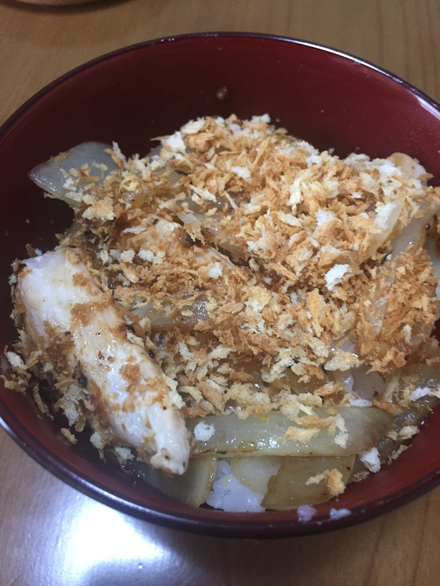 パン粉で作る鶏カツ丼風