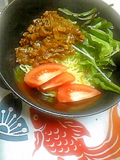 お肉がコロコロ、炸醤麺。