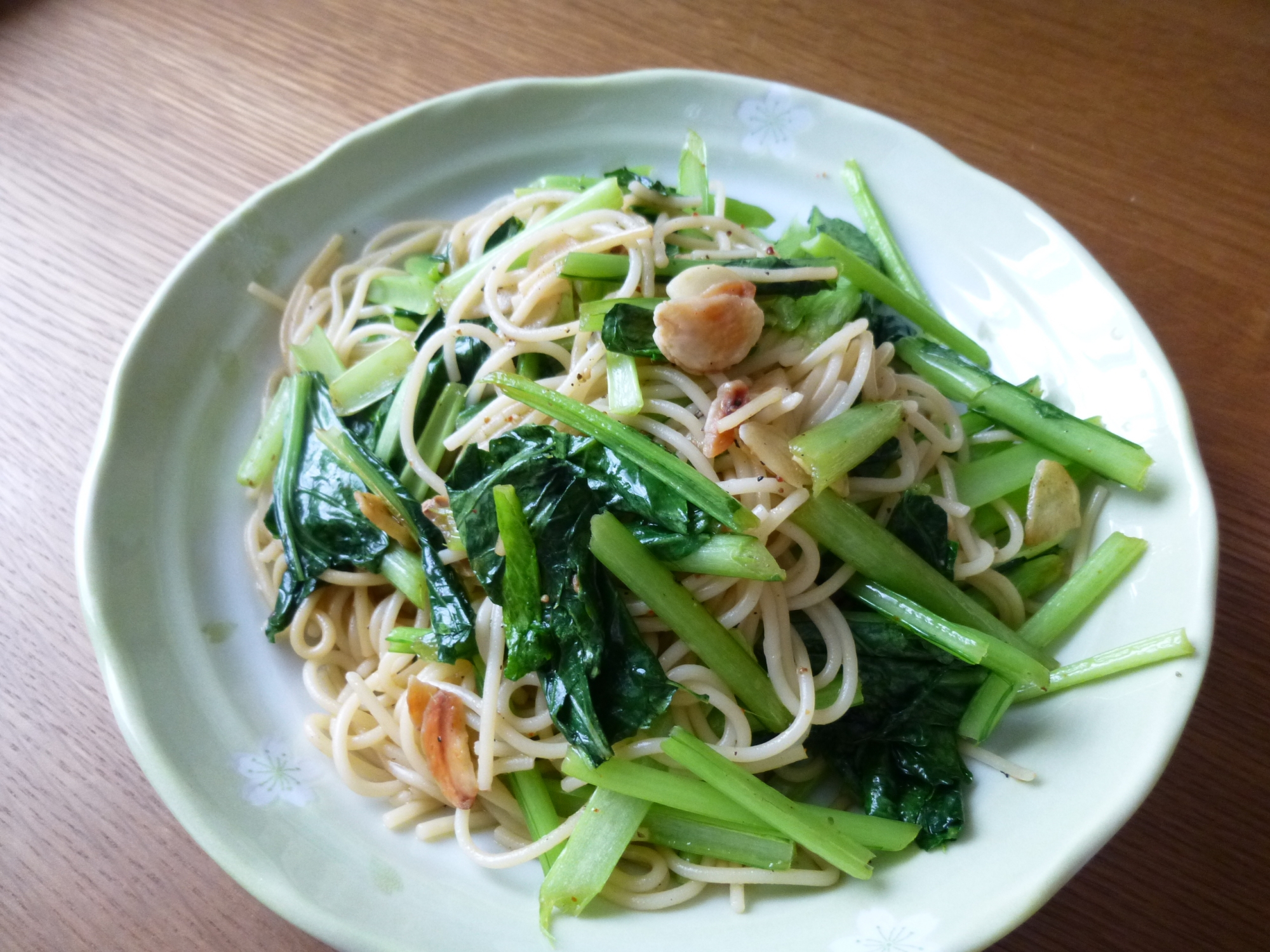 小松菜とニンニクのパスタ 大人の味 レシピ 作り方 By 4045g 楽天レシピ