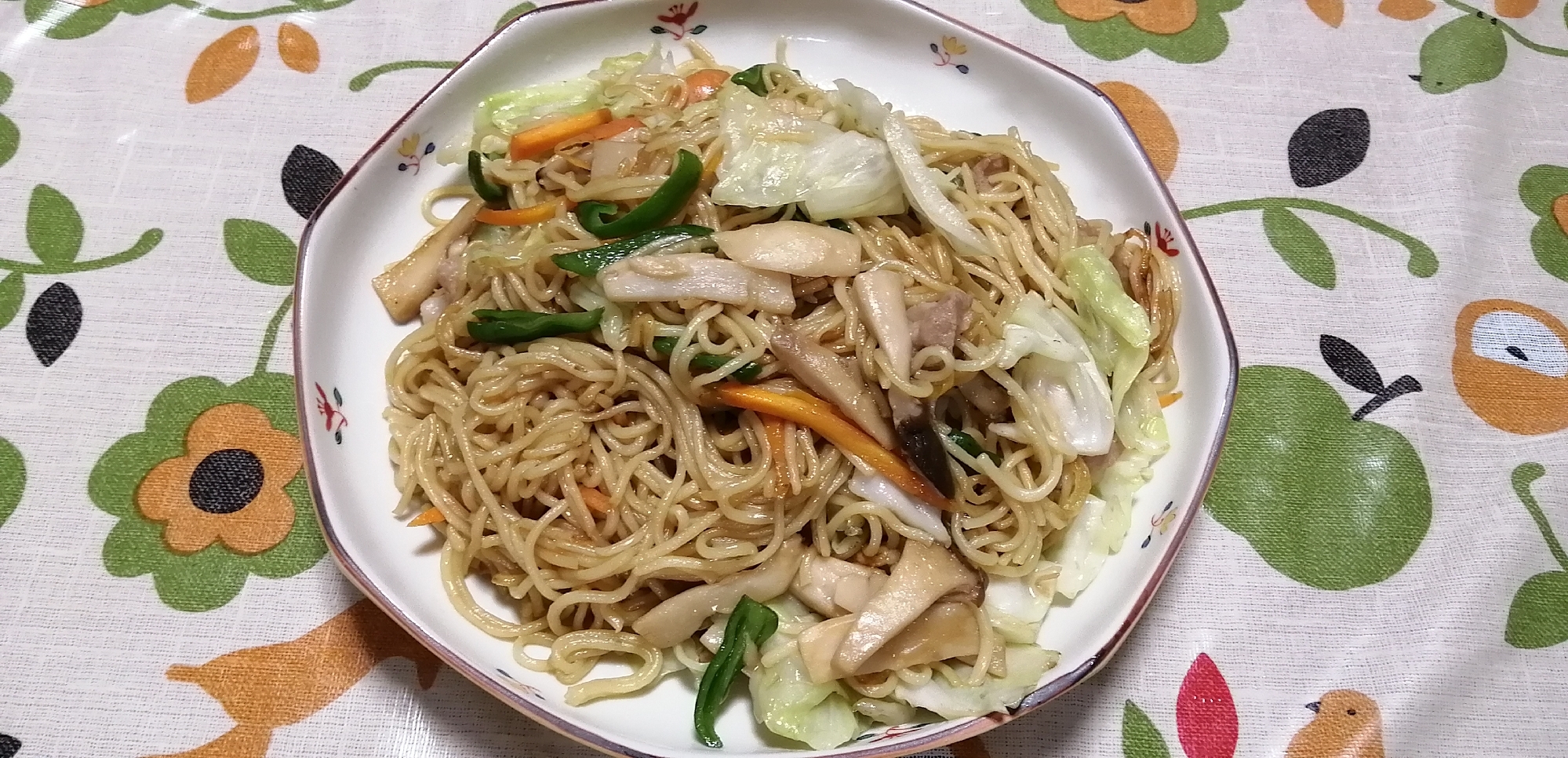 醤油とオイスターソースが香る 焼きそば