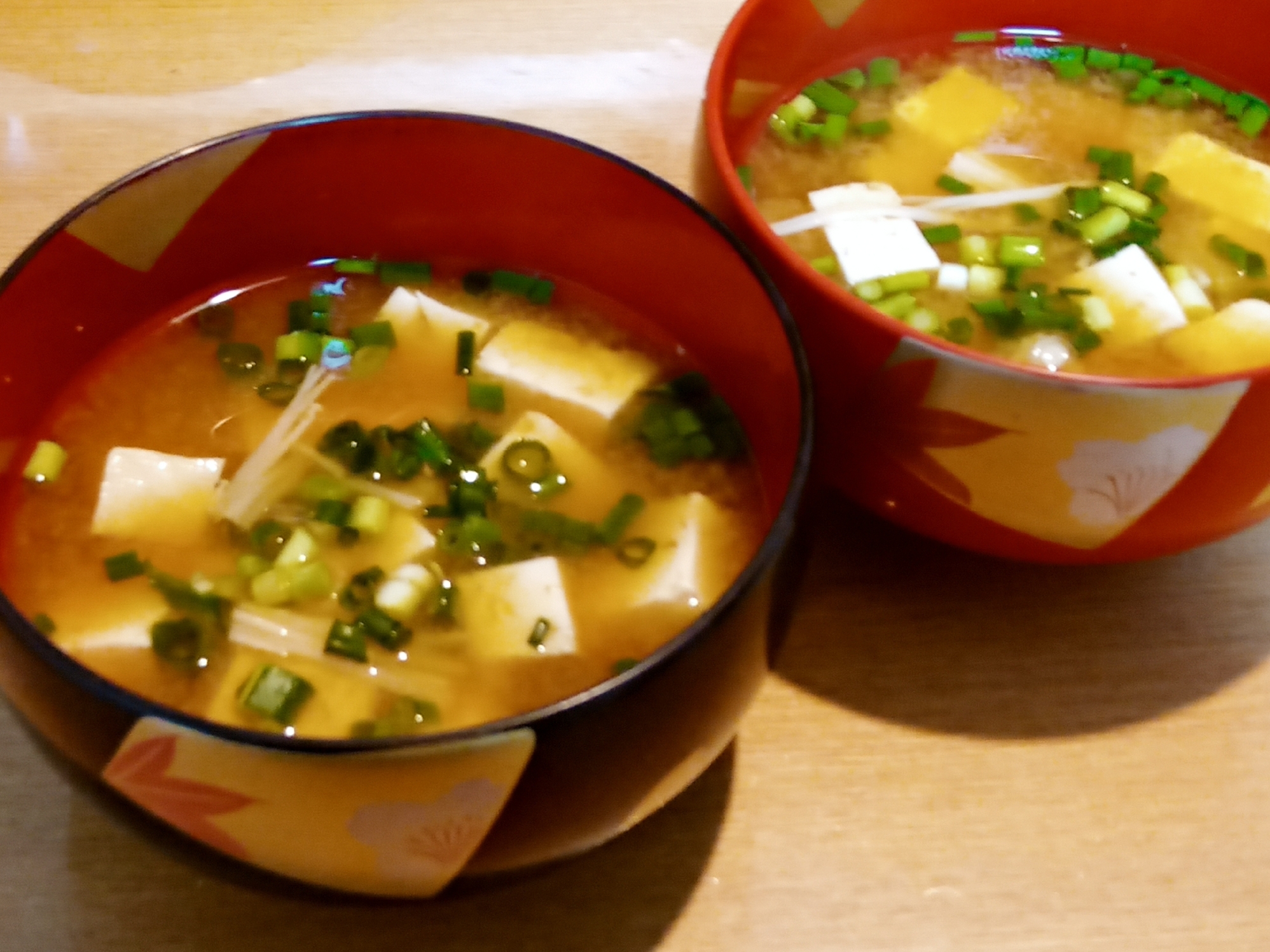 お豆腐・えのきにネギたくさんのお味噌汁