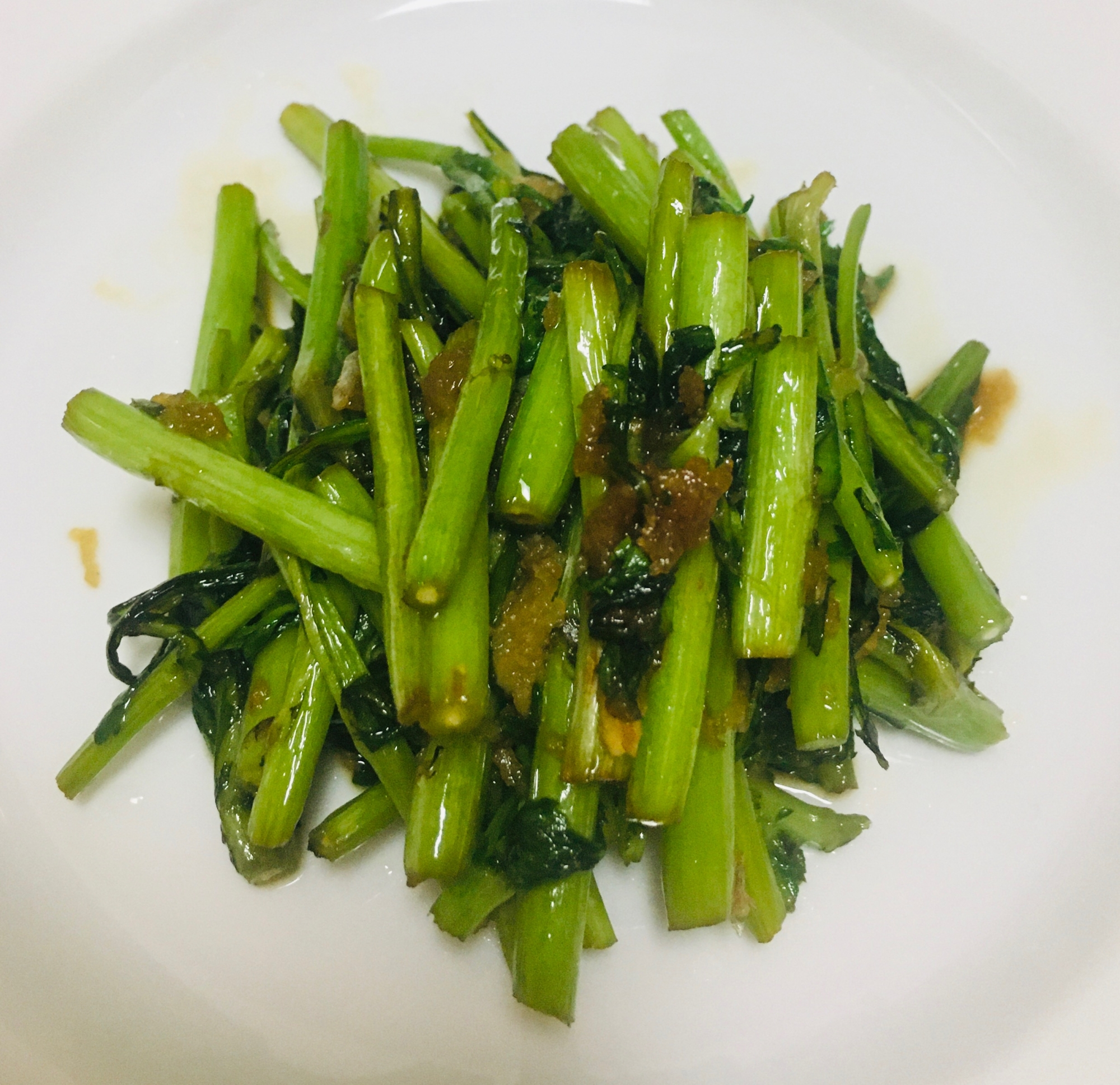 春菊の麺つゆバター炒め
