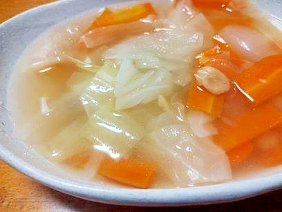 茅乃舎の出汁で　野菜と豆の　スープ
