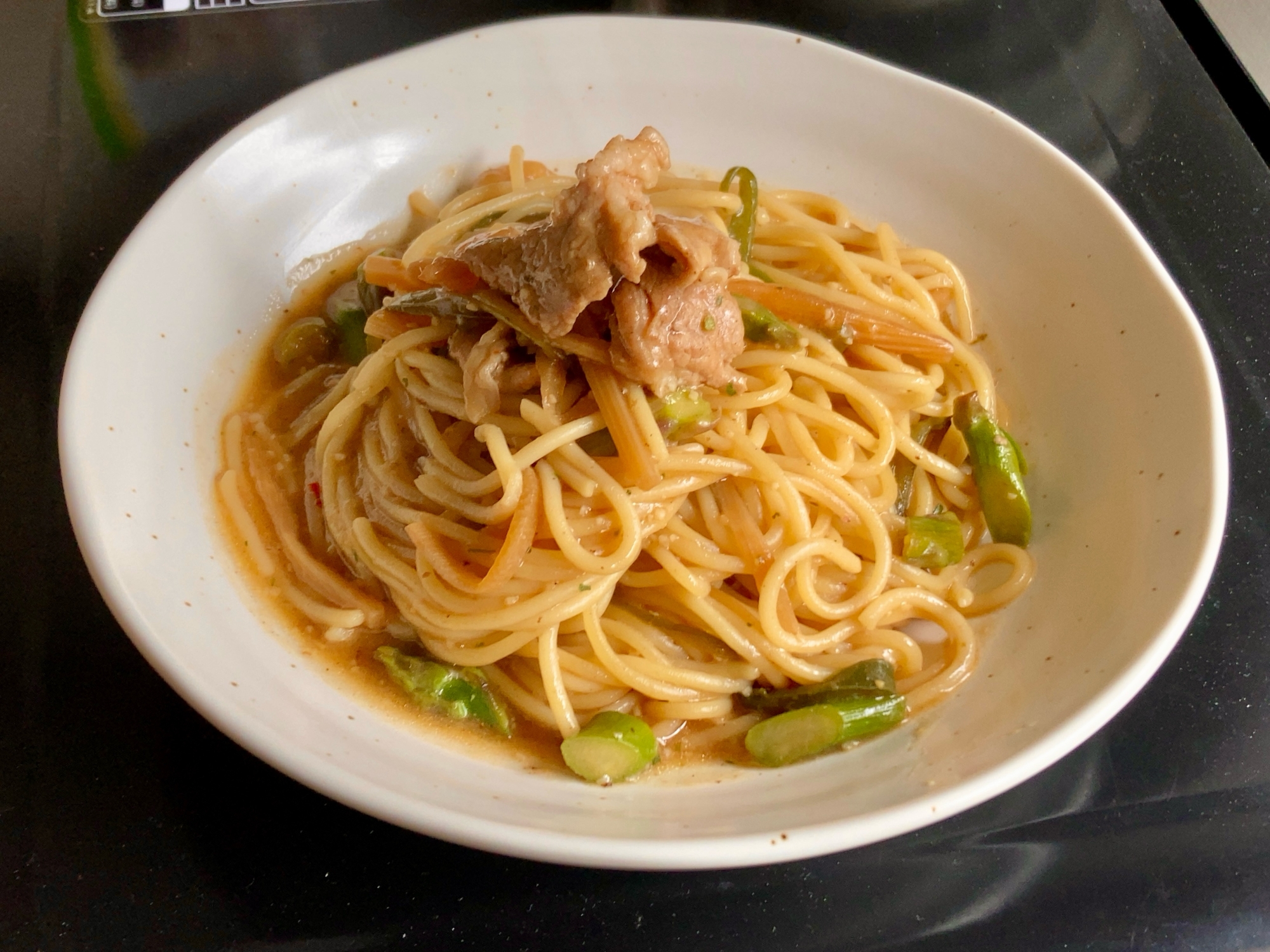［青椒肉絲（チンジャオロース）］の残り物でパスタ