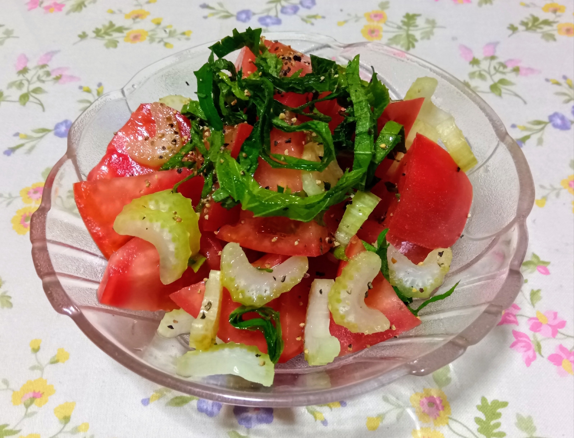 完熟トマトのサラダ