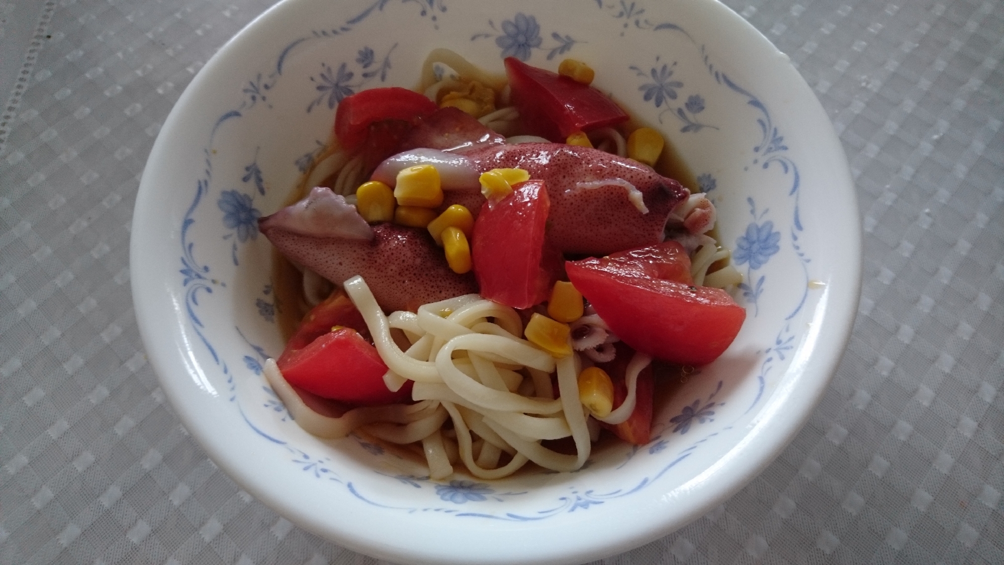 ホタルイカとトマトの冷製うどん