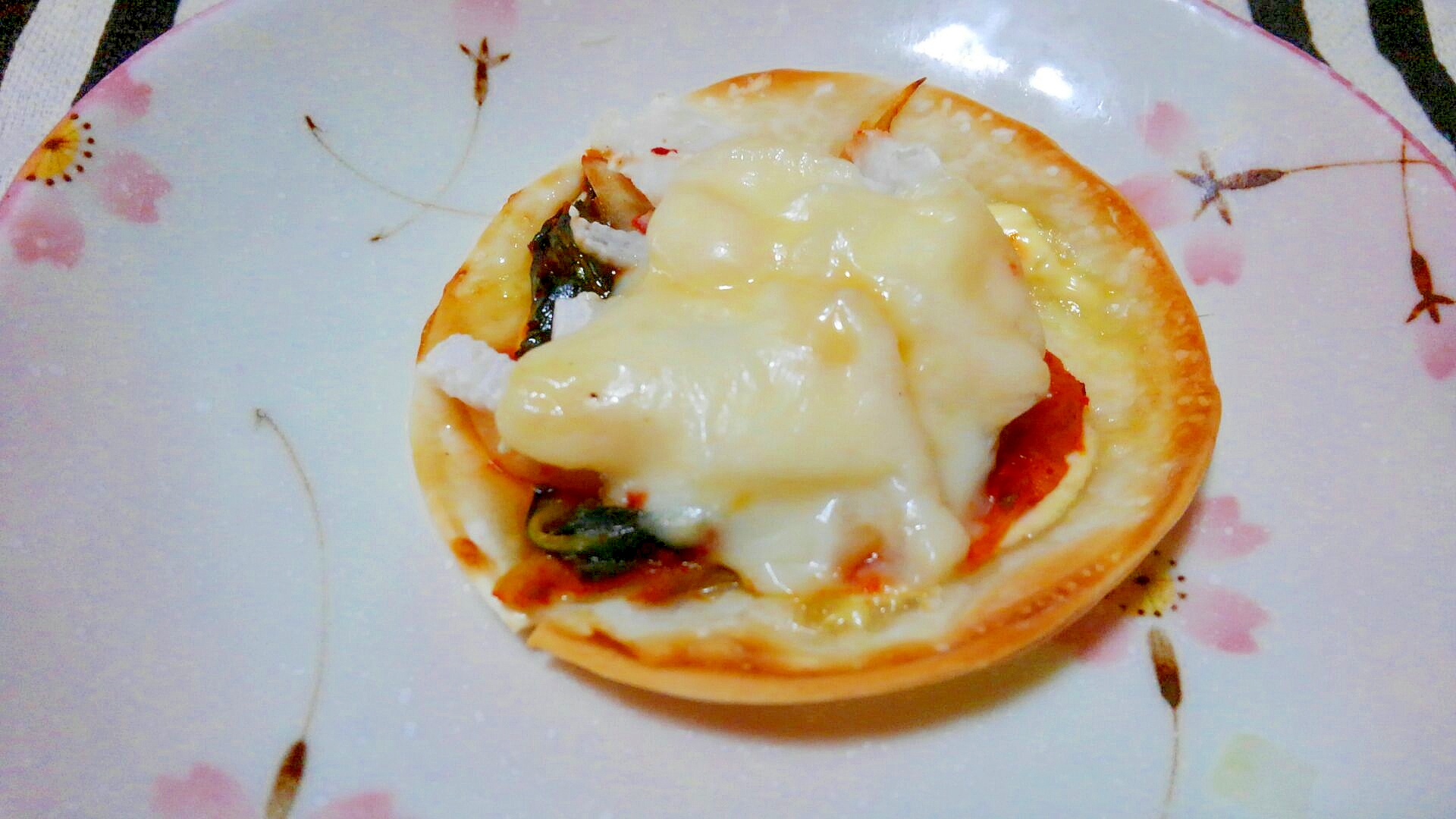 餃子の皮☆長芋と白菜キムチのピザ