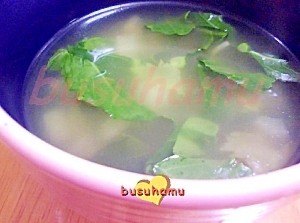 ブロッコリーとセロリの中華風スープ☆