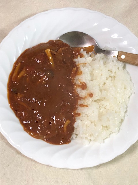 トマトの酸味しっかり☆コンビーフハヤシライス