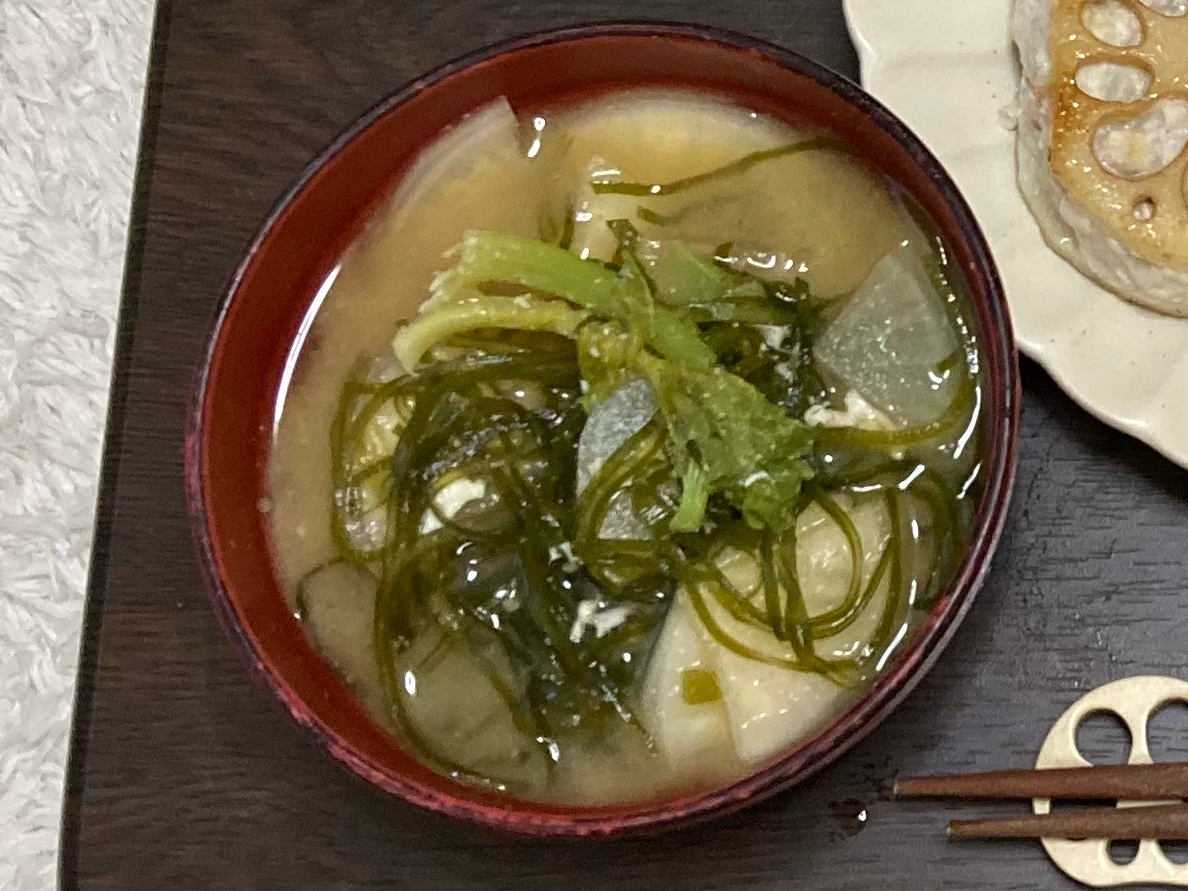 大根とめかぶの味噌汁