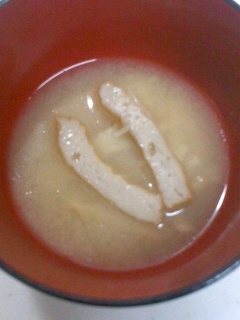 白菜とえのきさつま揚げの味噌汁