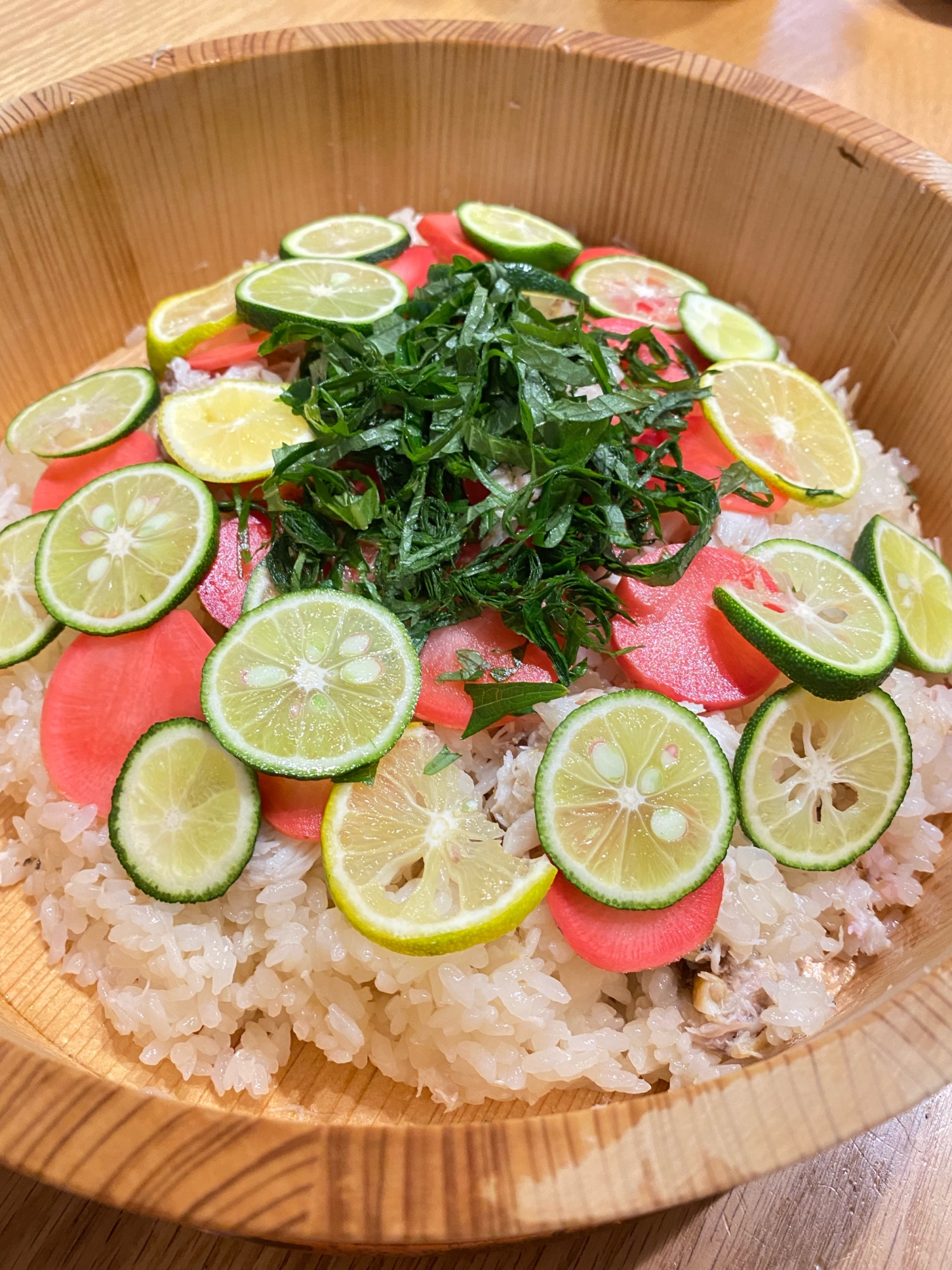 夏にぴったり！爽やか鯖スダチちらし寿司