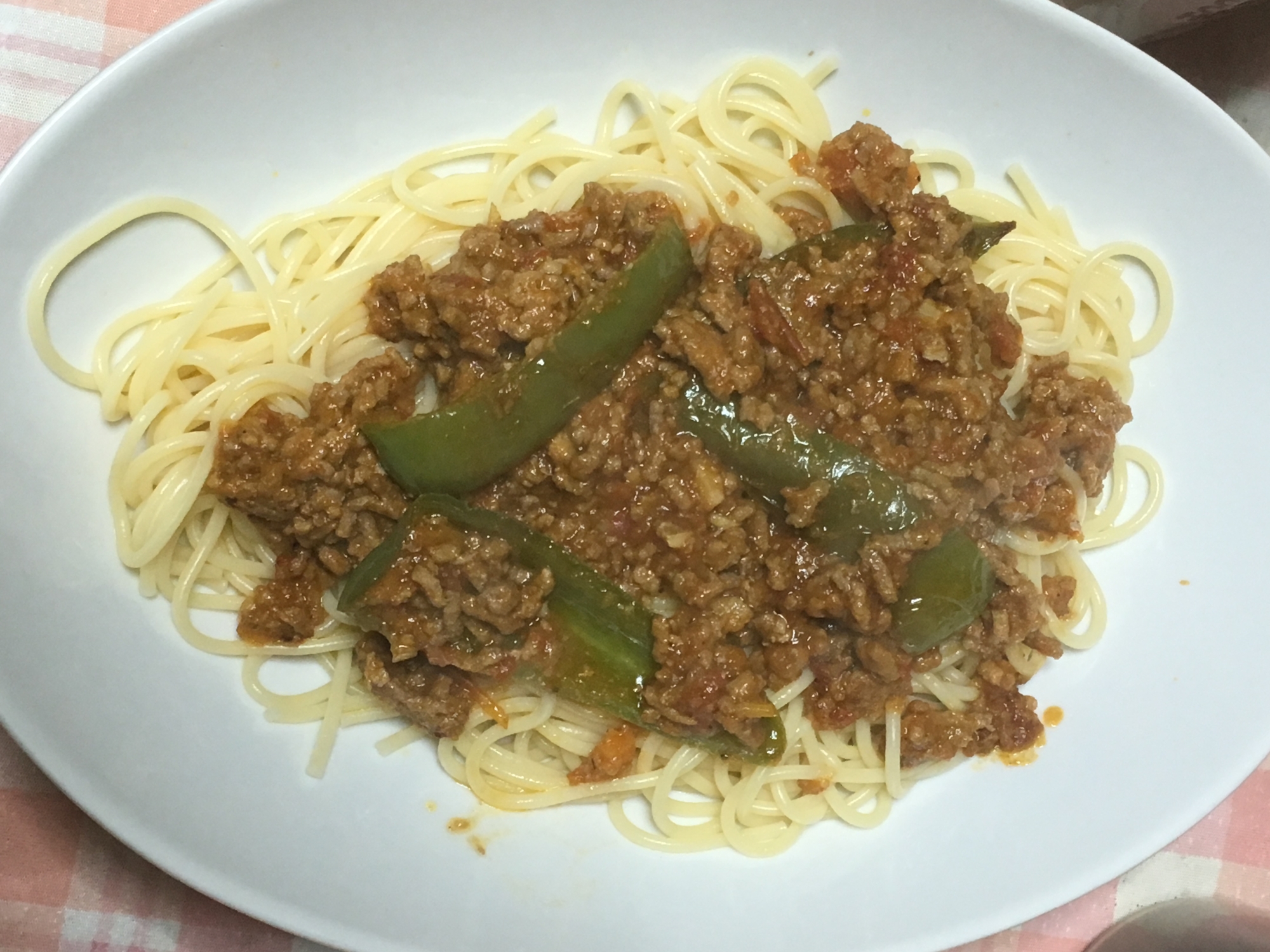 ピーマンと豚挽肉のミートソースのスパゲッティ