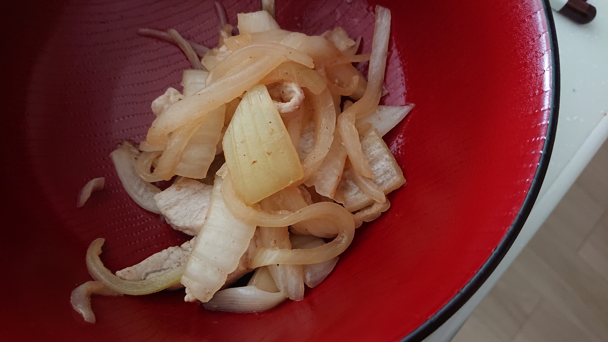 玉ねぎと豚肉の椎茸出汁煮