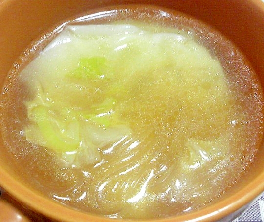 ワンタンと春雨の中華スープ