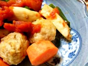 鶏団子と野菜のトマトソース蒸し