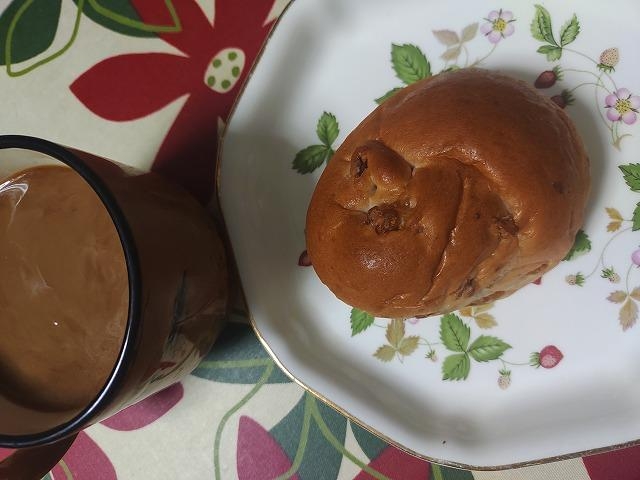 パンとコーヒーの朝食セット