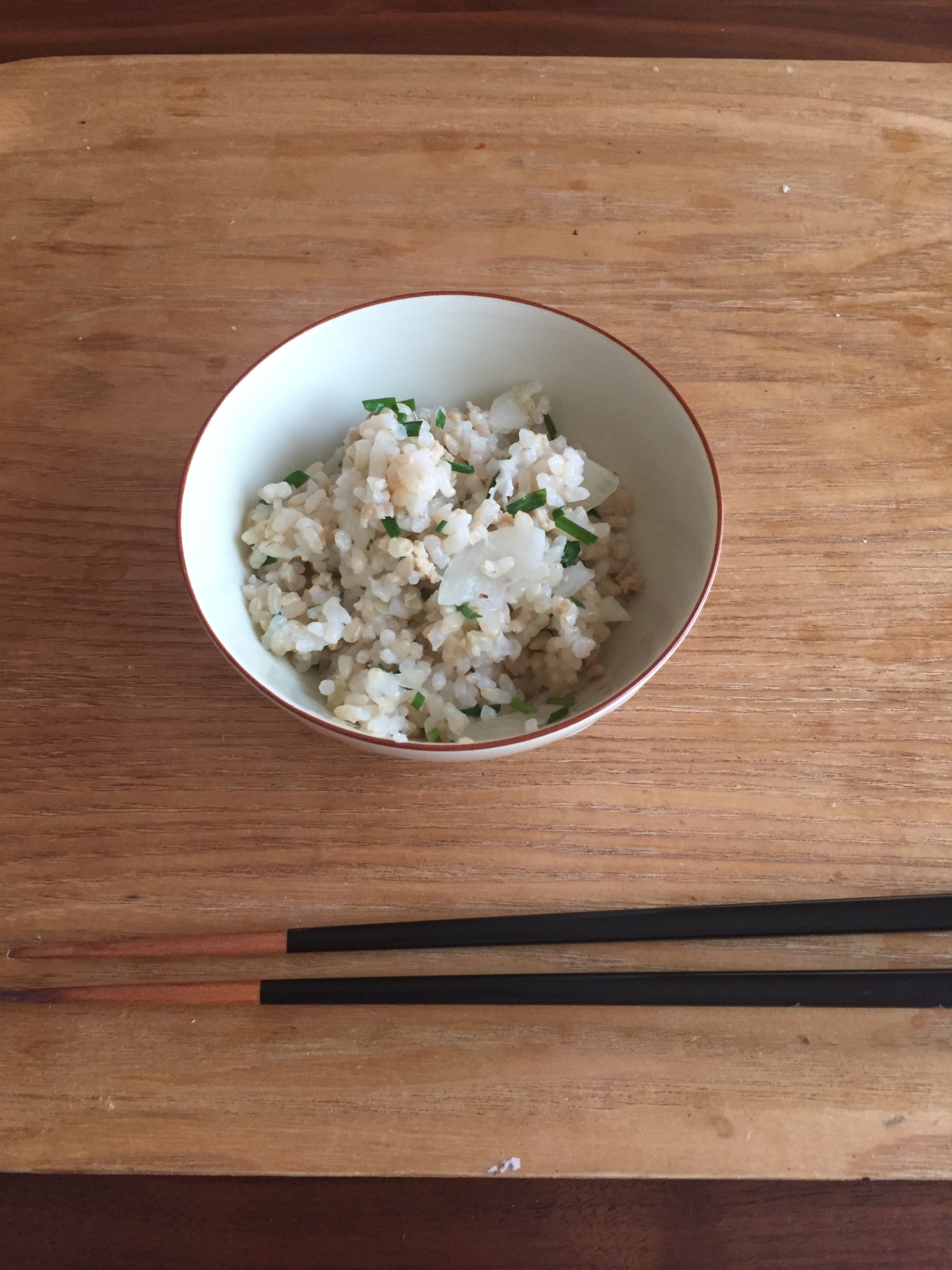 ニラと玉ねぎの塩玄米ひき肉入りご飯！