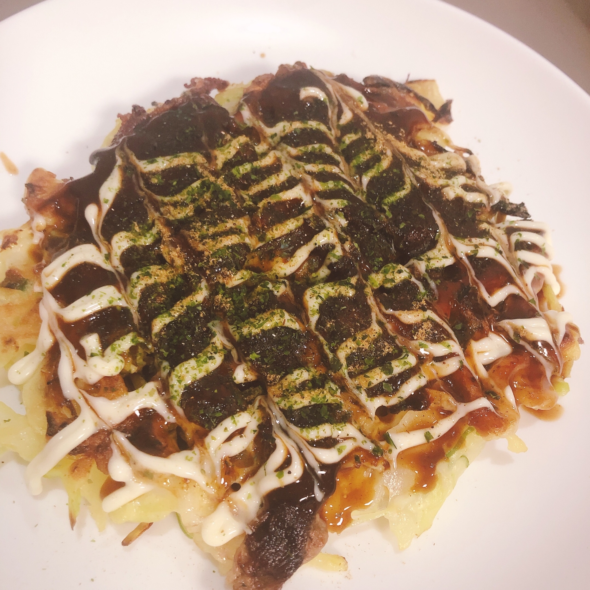 ホットプレートでタコ焼き粉のお好み焼き♪うどん入り