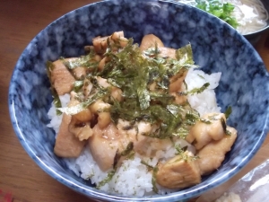 ☆昼食の定番☆鶏照り丼