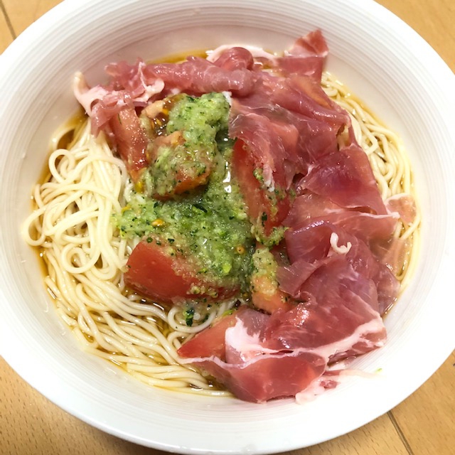 すりおろしズッキーニとトマトのさっぱり素麺