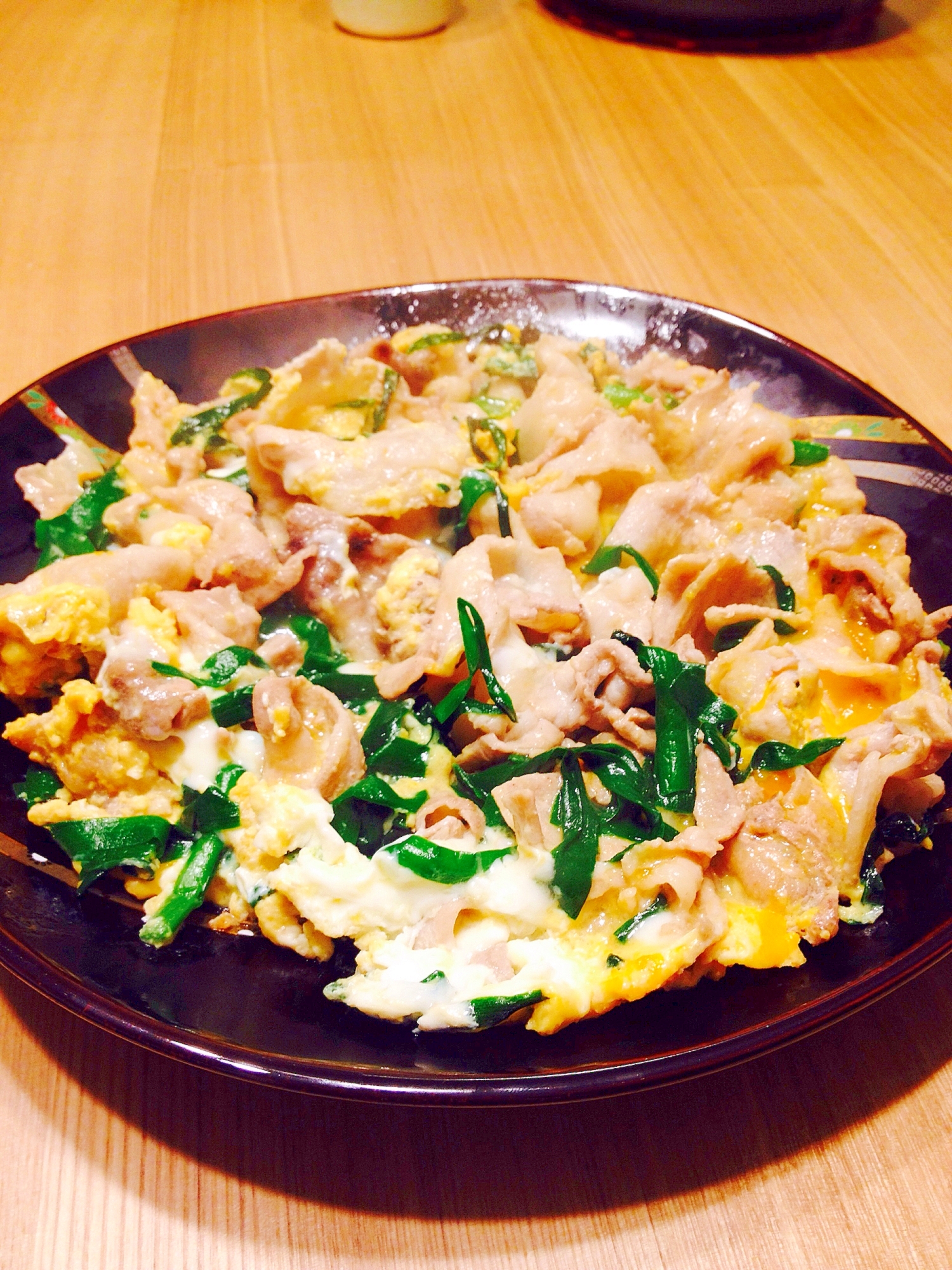 主人の大好物！お肉たっぷり美味しい豚ニラ玉