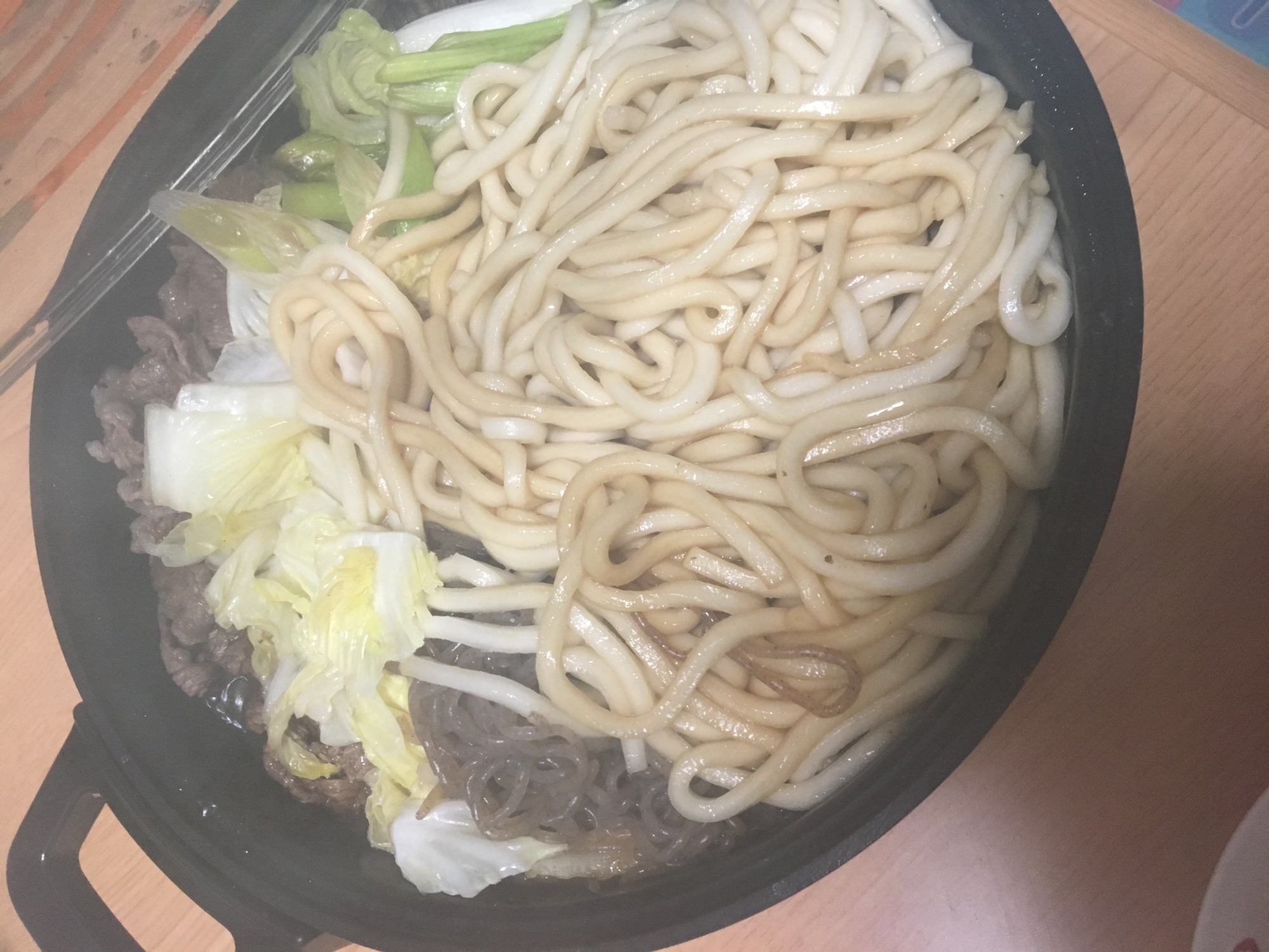 麦黒牛バラ切り落としで✨うどんたっぷり♡すき焼き風