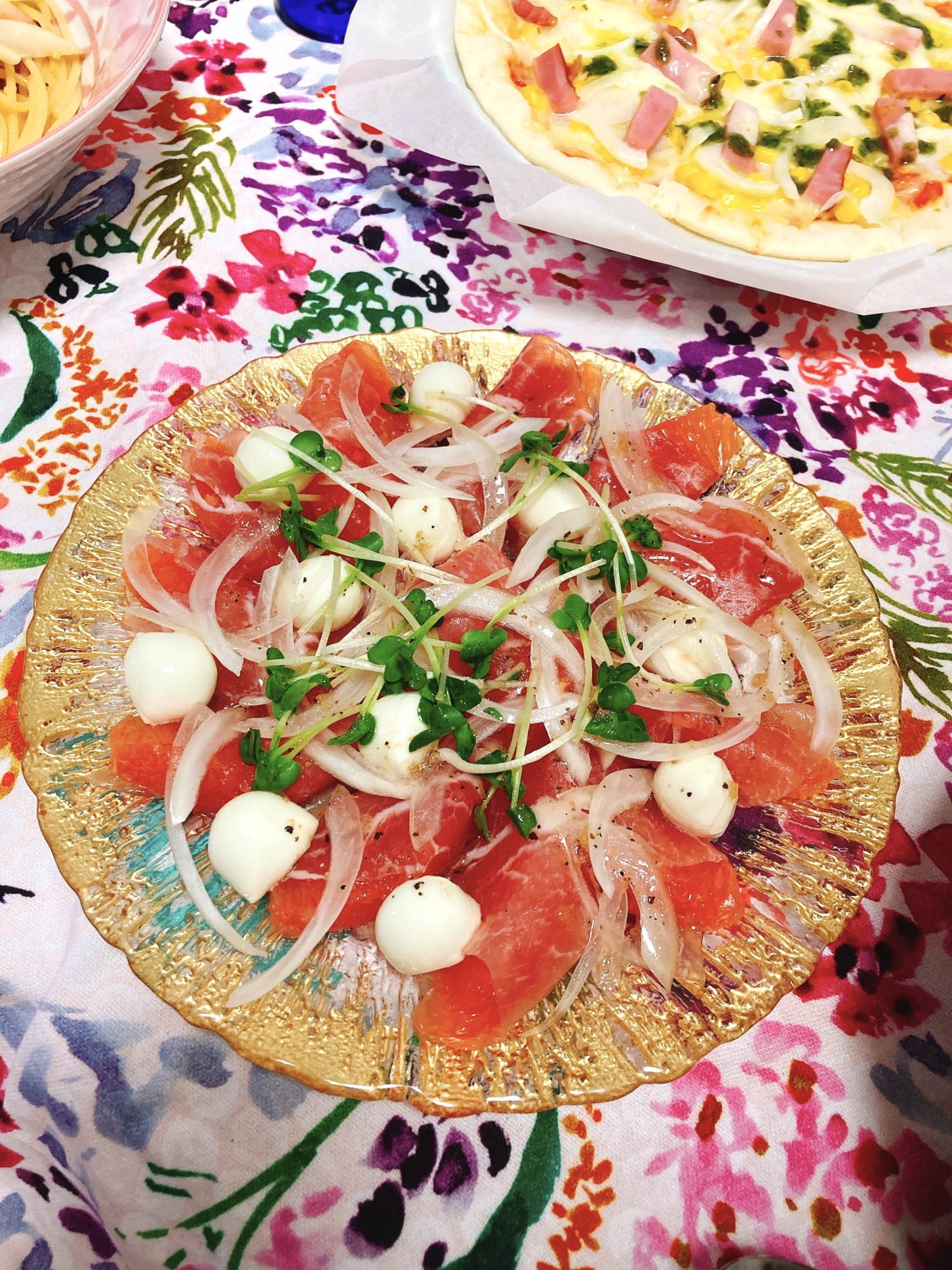 パーティ向け♪グレープフルーツと生ハムのサラダ