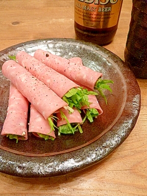 簡単おつまみ☆ビアソーで水菜クリチ巻き