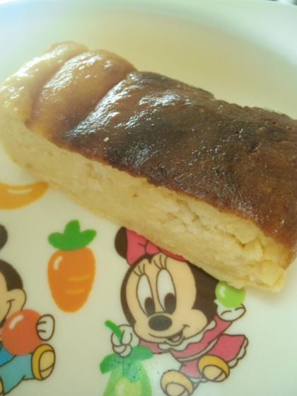 何故かいつもヨーグルトを使ったケーキはいつまで焼いても半生で…(泣)
味は美味しかったんでまたリベンジしてみます！
何かコツあれば教えてください☆