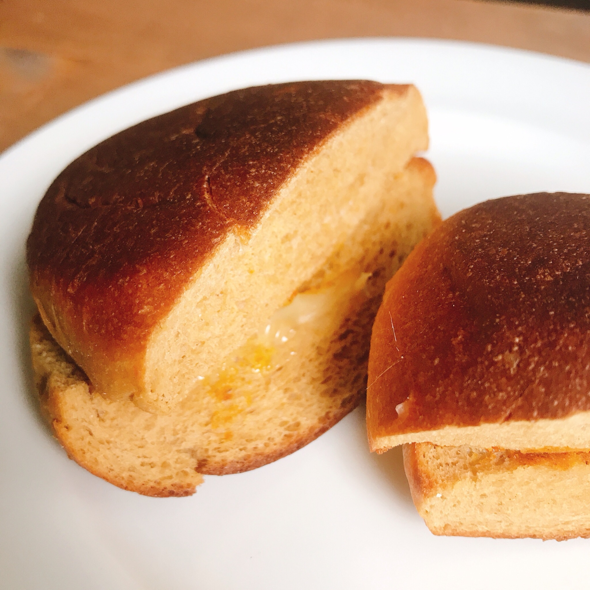 ふすま丸パンでチーズカレーホットサンド