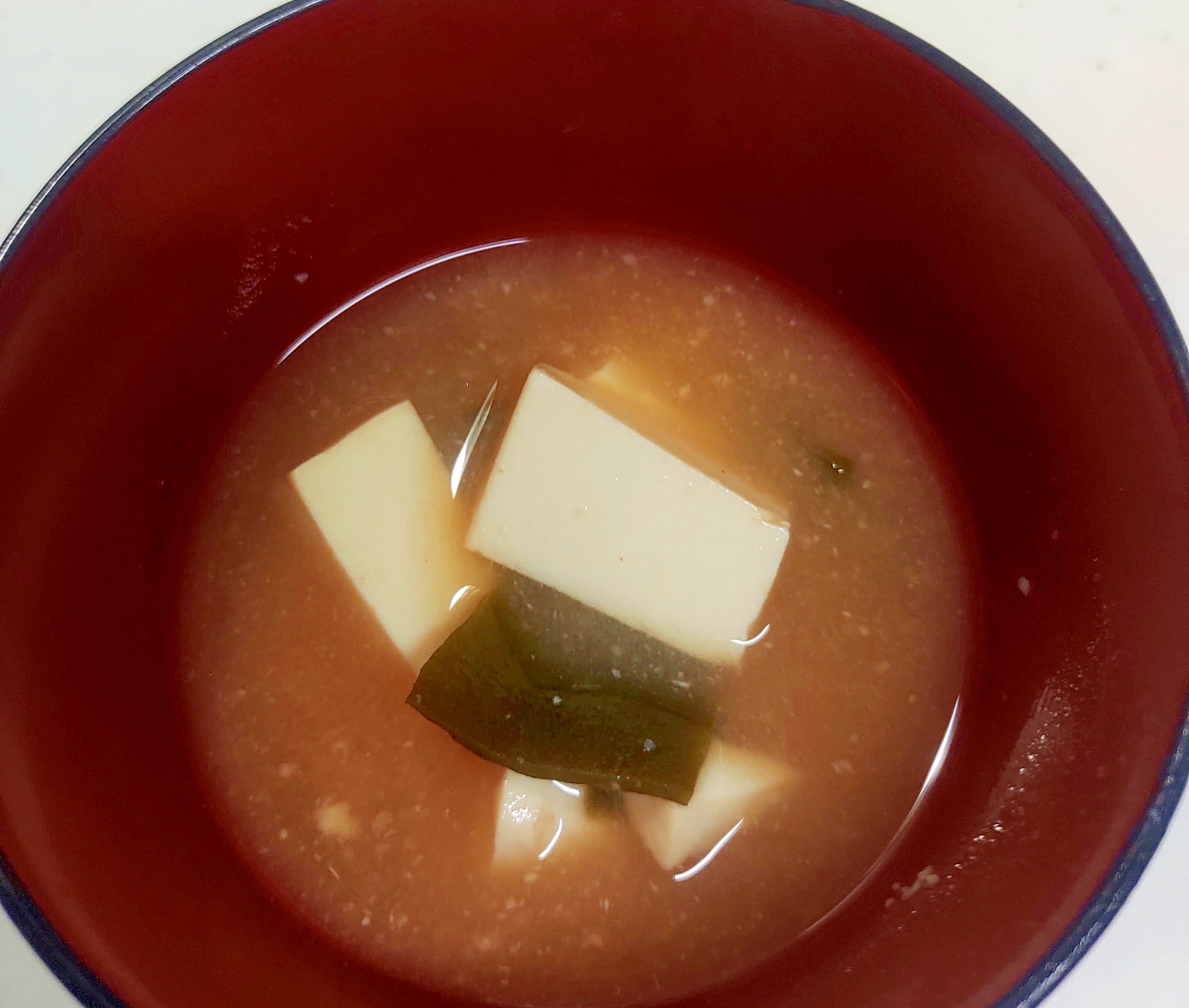 具として食べる　昆布の味噌汁