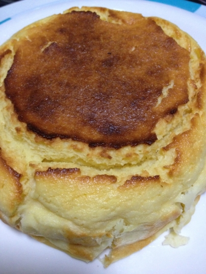 すごいっ‥おからとヨーグルトでケーキが出来るんですね♪しかもチーズケーキの食感☆*子供達は待ちきれなくてあっつアッ食べてました(*^^*)