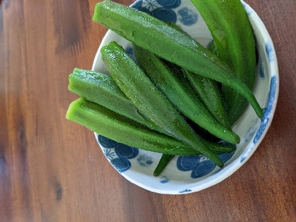 オクラを漬物になんて、発想したこともなかったです(^_^;)
大好きなオクラが気軽においしく食べられるありがたいレシピ！ごちそうさまでした。