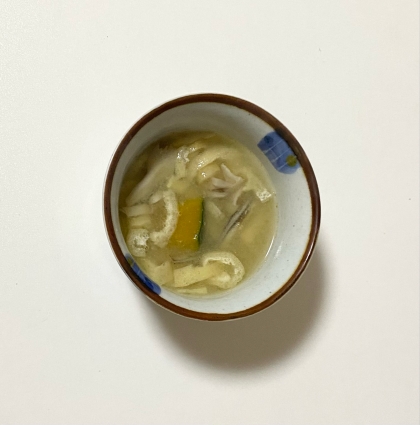 かぼちゃ玉ねぎ、いんげん豆のみそ汁