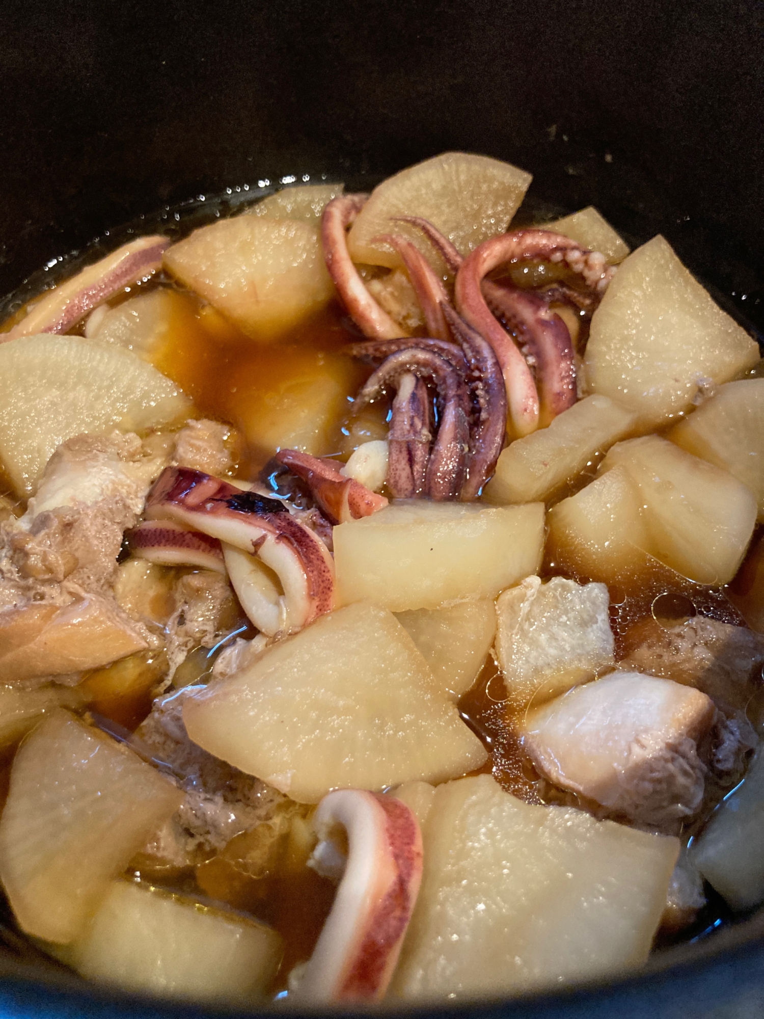 電気圧力鍋で!鶏モモと大根とイカの煮物