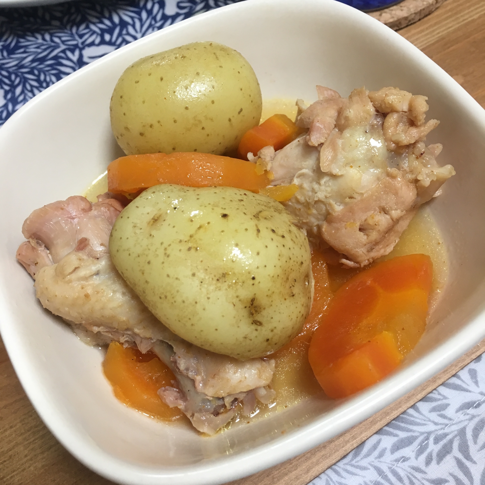 圧力鍋で！手羽元とじゃがいもの煮物