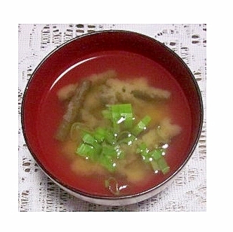 わらびと万能ねぎの味噌汁
