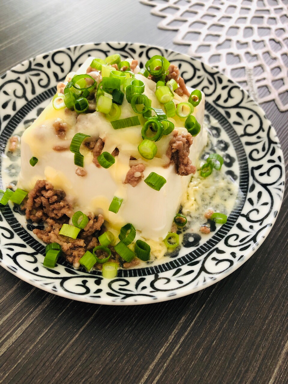 全てレンジで！とろ〜りチーズと合挽き肉の温豆腐