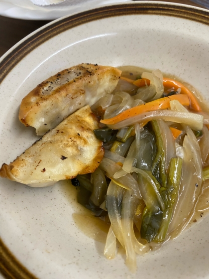 揚げ餃子の野菜甘酢あんかけ