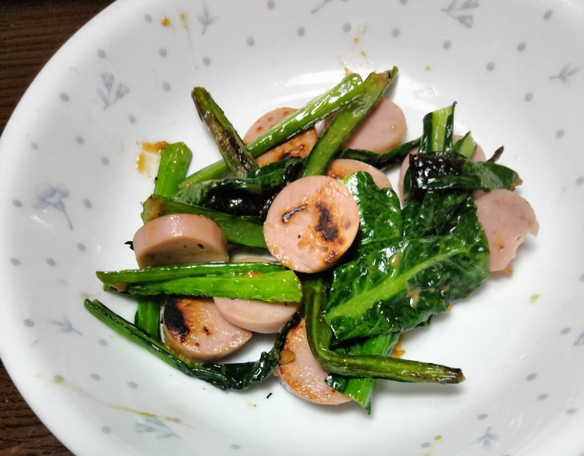 ほうれん草と魚肉ソーセージのマヨ味噌炒め