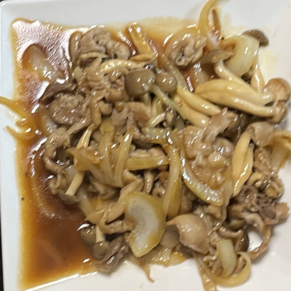 たっぷりしめじと玉ねぎの生姜焼き