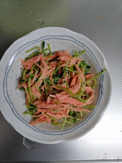 【豆苗にんじんサラダ】シャキシャキ食感♪