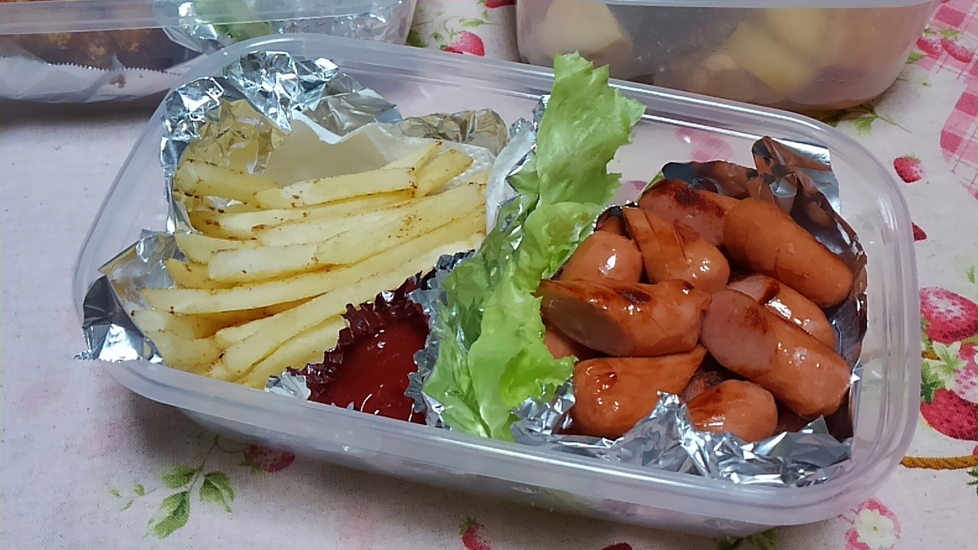 行楽お弁当のおかず ポテトフライとウインナー炒め レシピ 作り方 By ミニー7015 楽天レシピ