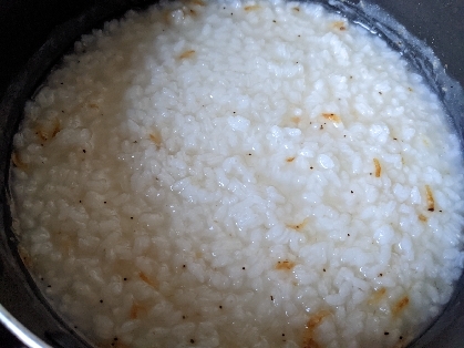 小エビ入りです。生米から美味しく炊けました♪