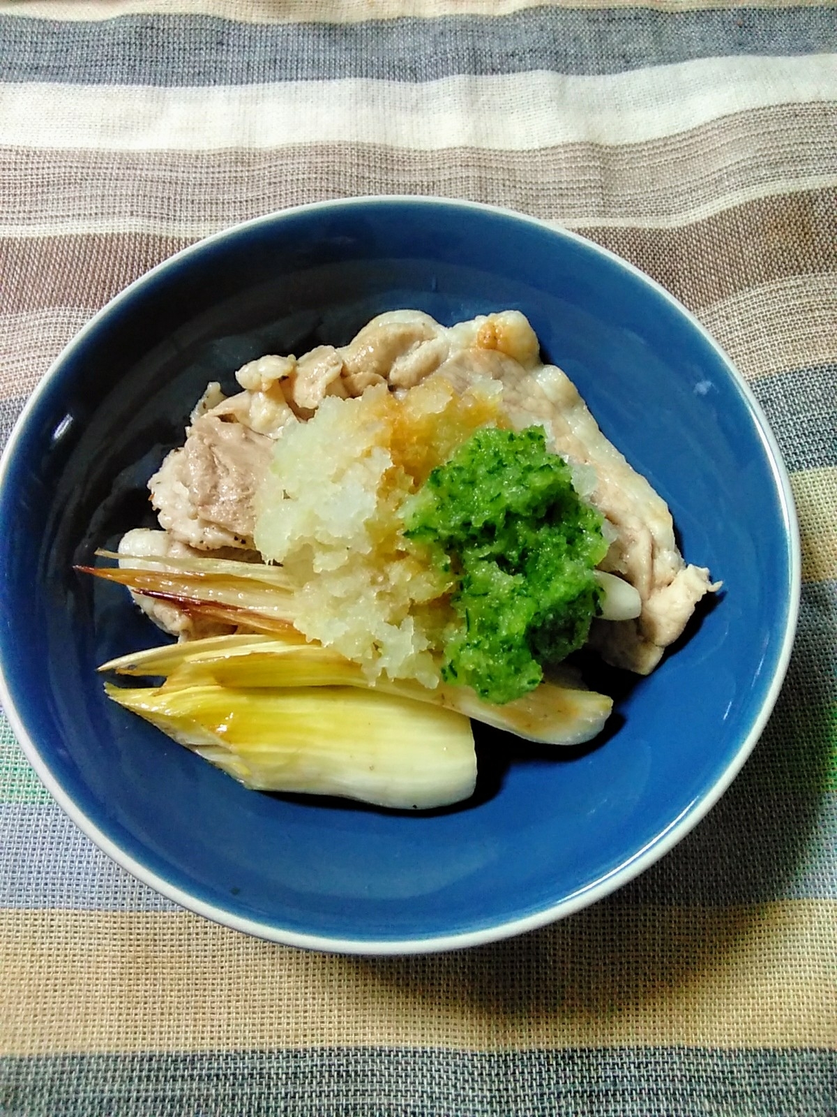 豚肉と大根みぞれと翡翠おろし添え