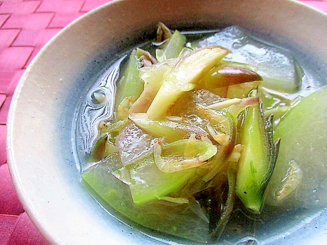 冬瓜とみょうがとエビの中華風スープ煮